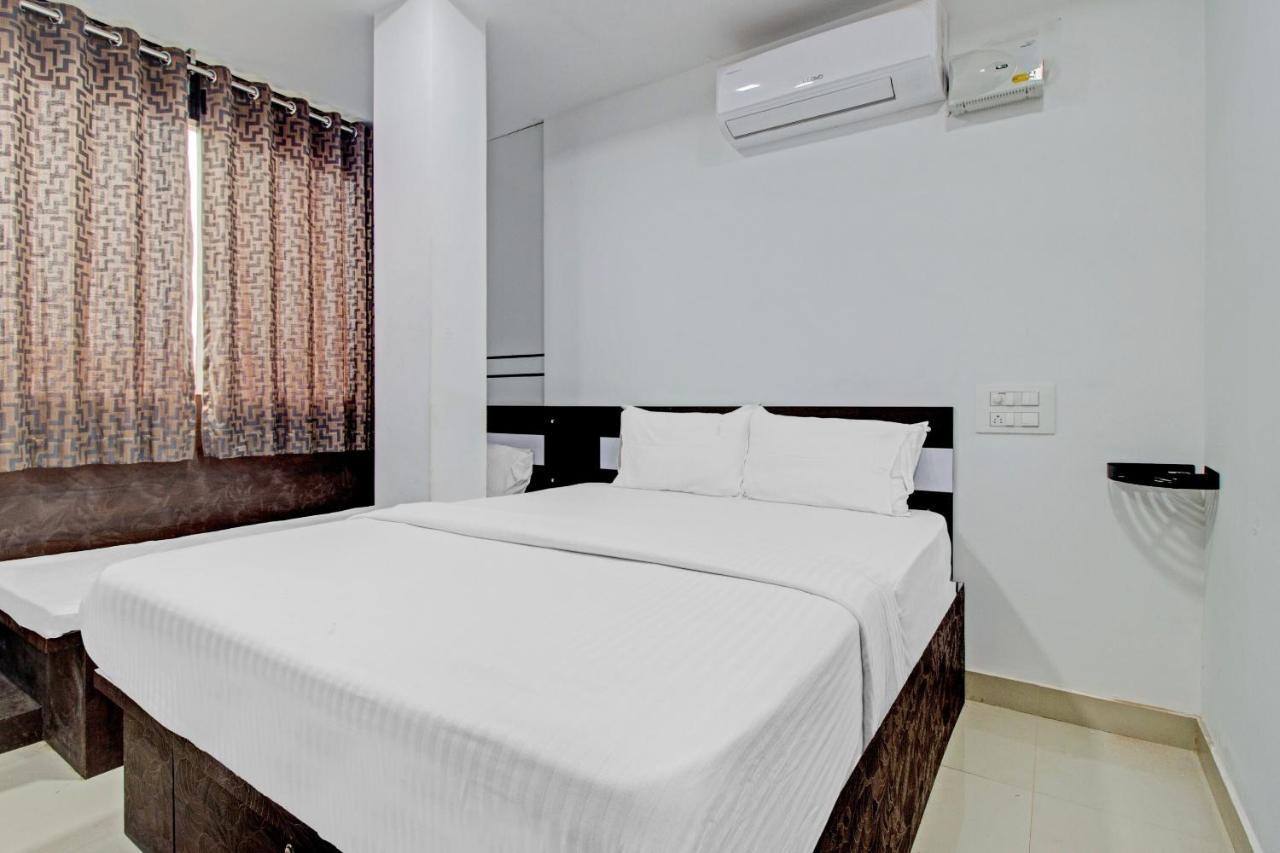Oyo Flagship 81436 Palace Lodge 门格洛尔 外观 照片
